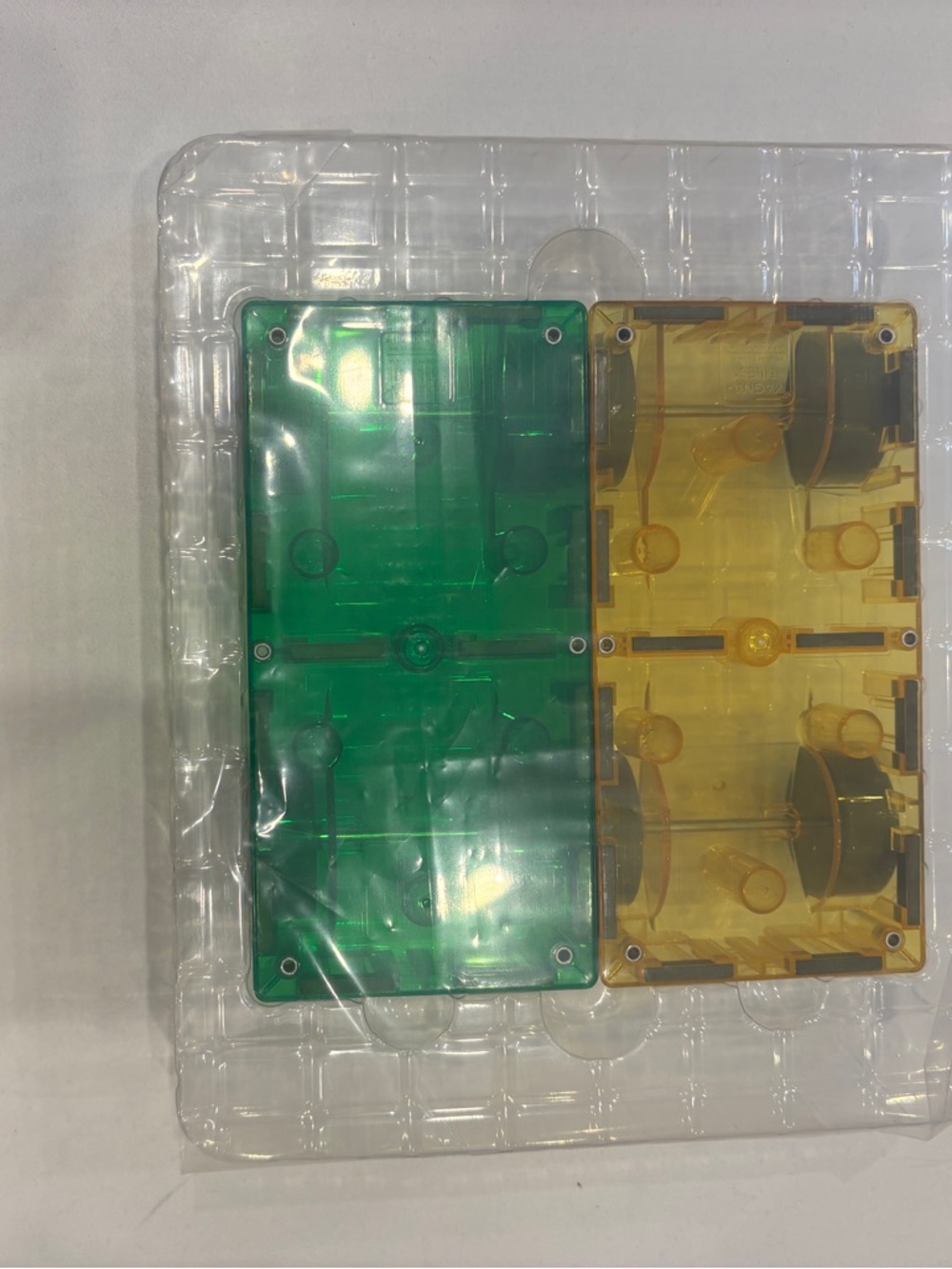 Magna-Tiles Clear Colors Car Expansion - Green & Yellow Magnetic Bases - Picture 3 of 4